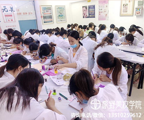惠州正规的纹绣化妆培训学校大概多少钱一个月