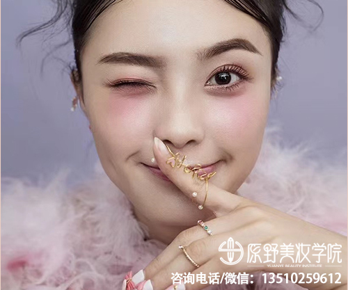深圳宝安哪家化妆学校专业（深圳哪里有靠谱化妆学校）
