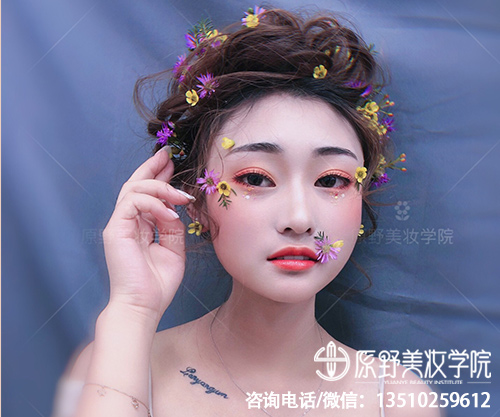 深圳中国知名的化妆学校（在深圳学化妆毕业工资平均多少）