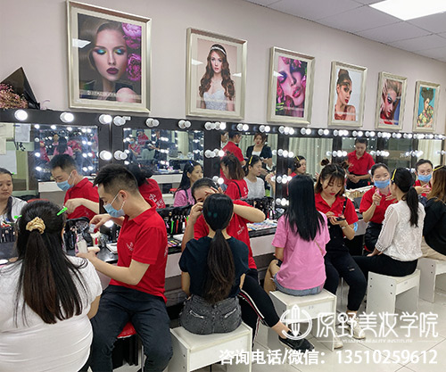 深圳权威的化妆学校（在深圳学化妆发展前景如何）