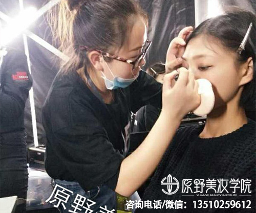 深圳有正规的化妆培训学校吗