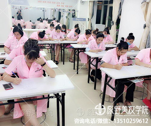 深圳美容培训学校哪家比较著名，学美容哪家一对一教学